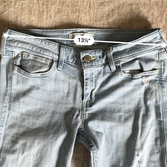 HOLISTER Low Rise Boot Cut Mild Distress Light Wash Jeans Junior Size 5R - 27x33 - Picture 8 of 10